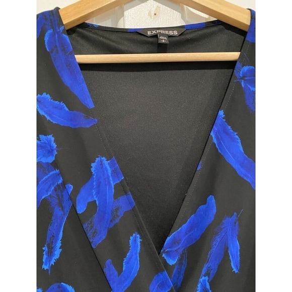 Express - Women's size SP black & blue feather v-neck short jumpsuit - Picture 2 of 7